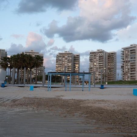 Argaman Beach Apartment Acre Extérieur photo