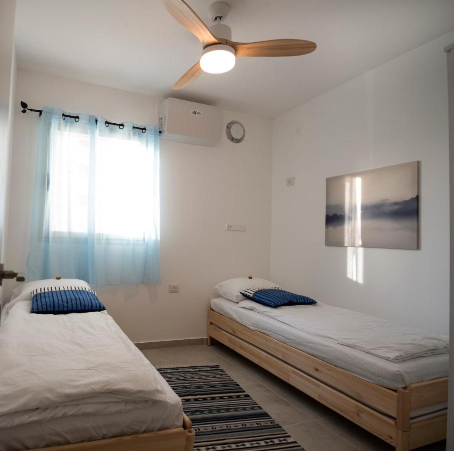 Argaman Beach Apartment Acre Extérieur photo